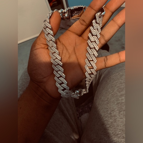 His and hers white gold Cuban link chokers - Picture 4 of 4